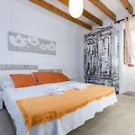 Yourhouse Llampi, Quiet Villa In The Countryside With Private Pool