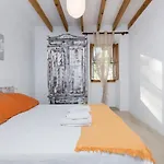 Yourhouse Llampi, Quiet Villa In The Countryside With Private Pool