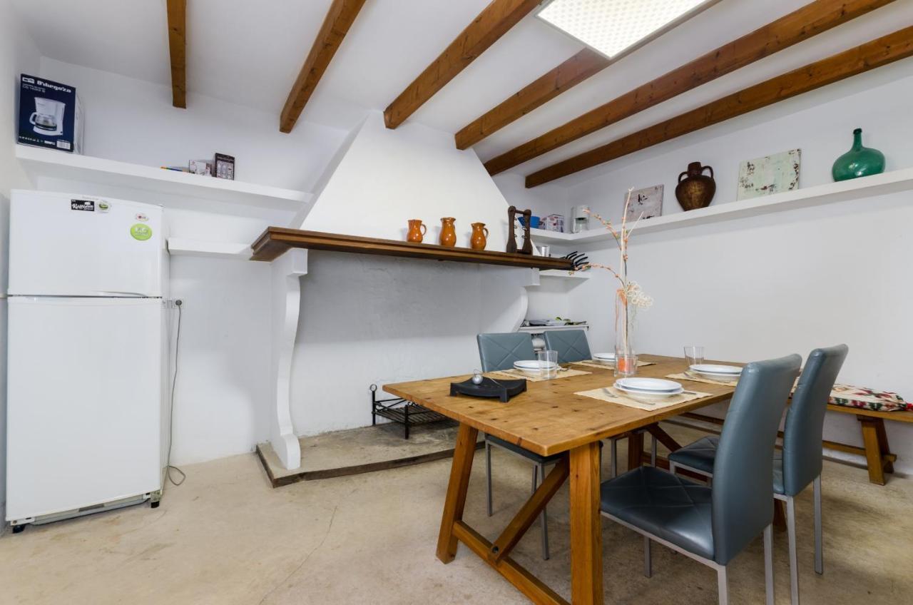 Yourhouse Llampi, Quiet In The Countryside With Private Pool *